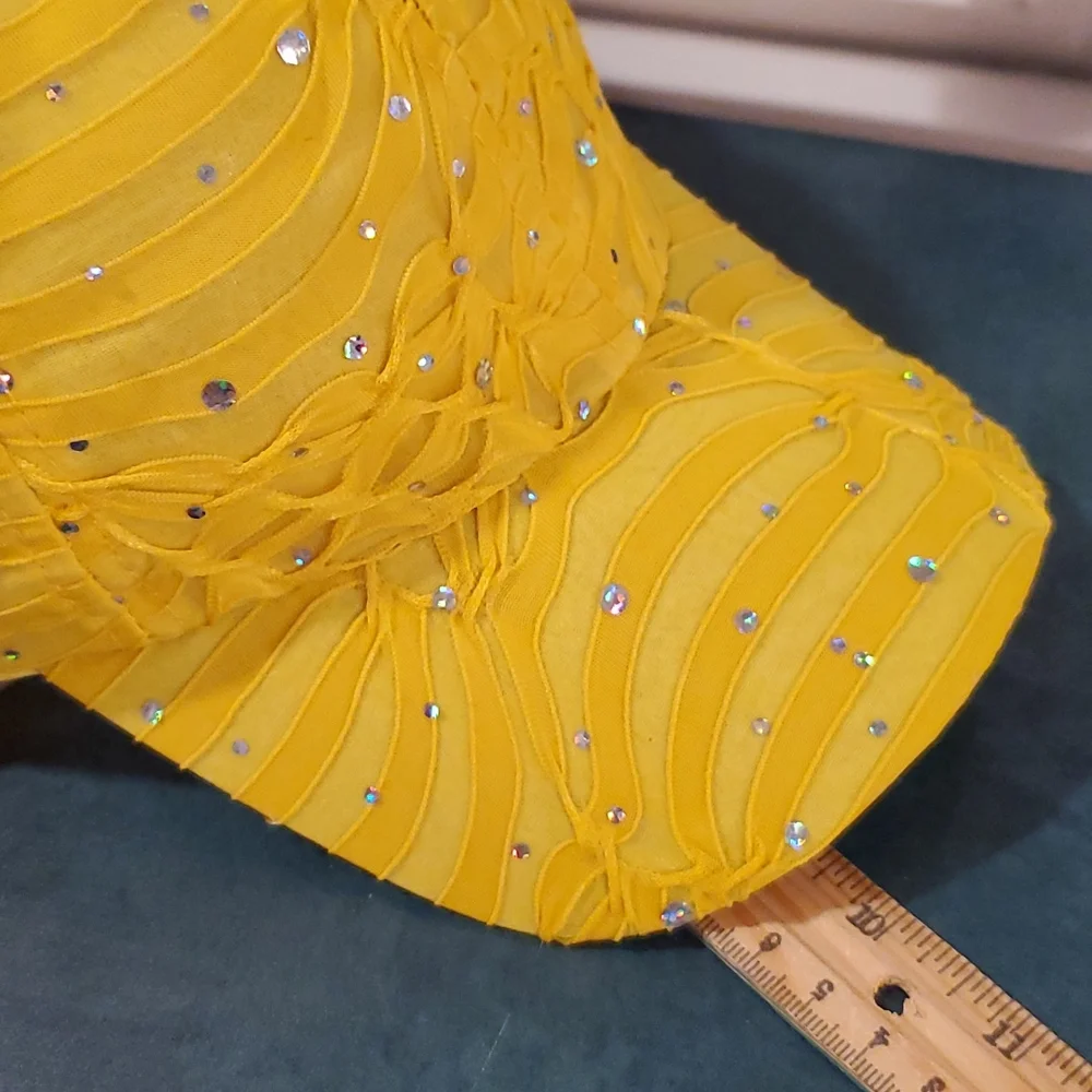 Yellow textured baseball cap with silver metallic dots ponyrail opening - Picture 3 of 9